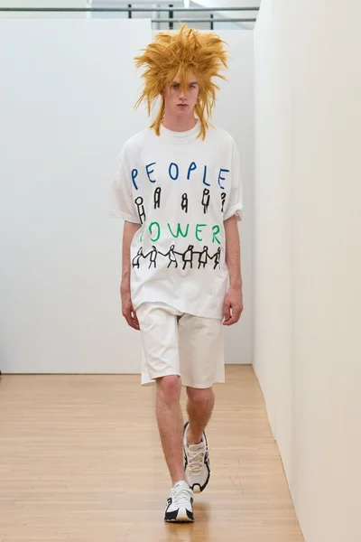 Look 49